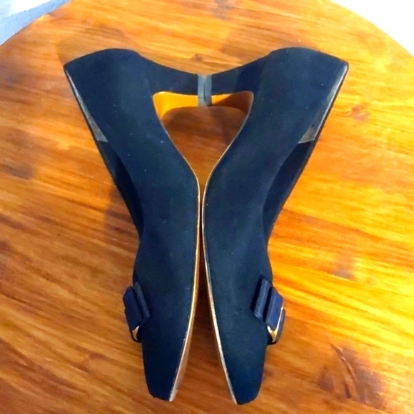 Selby Black Leather Suede Kitten Heel Vintage Gold toe Acc. Elegant Neutral Sz.8 - Picture 8 of 14